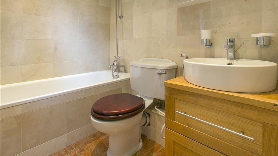 En-Suite Bathroom