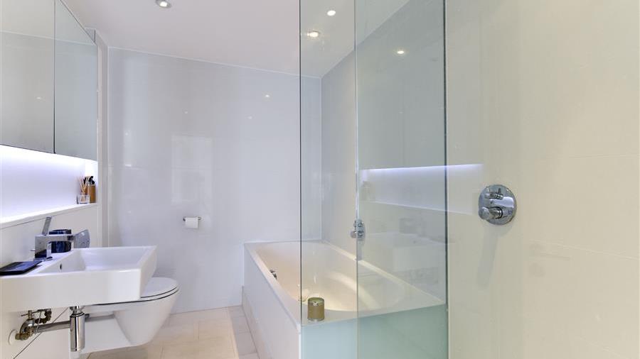 En-Suite Bathroom