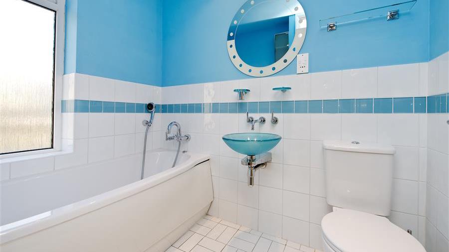 En-Suite Bathroom