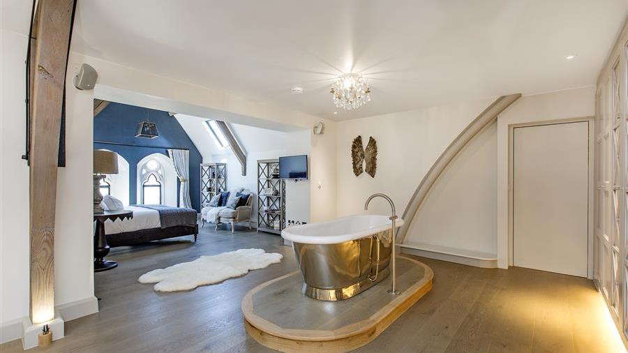 En-Suite Bathroom