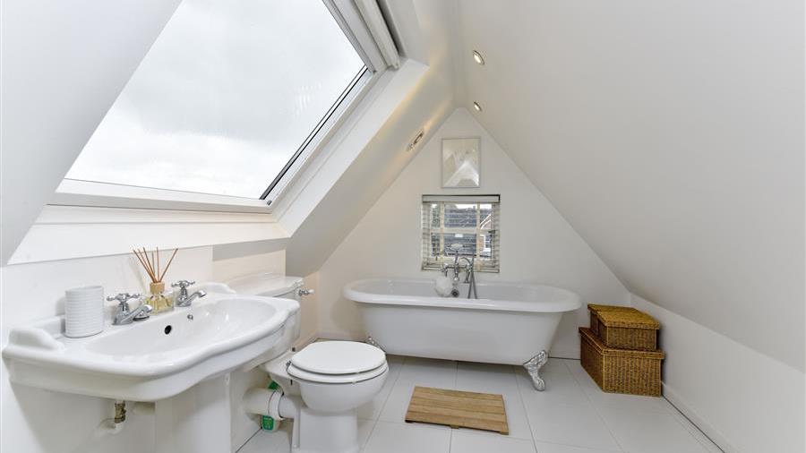 En-Suite Bathroom