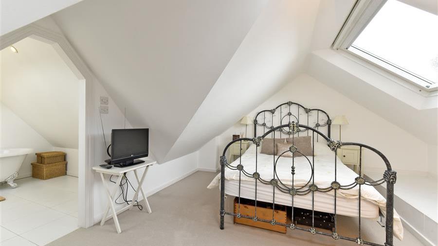 Sixth Bedroom