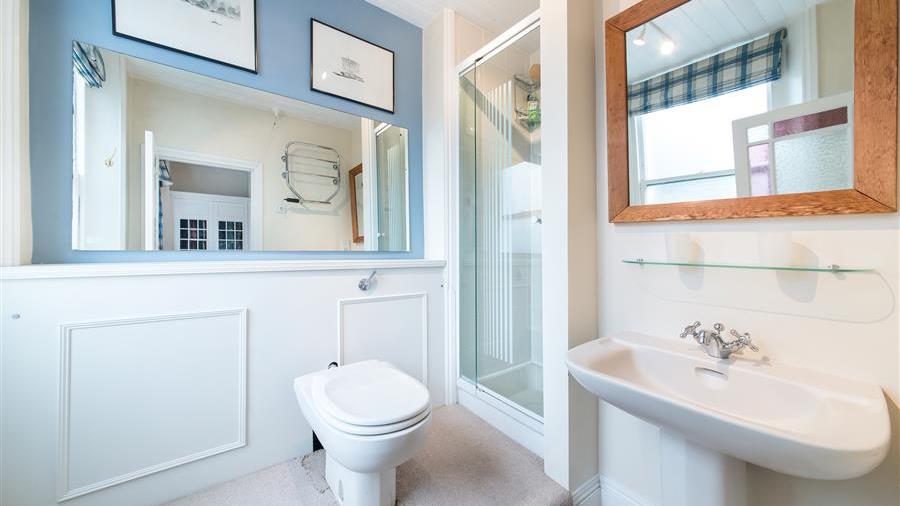 En-Suite Bathroom