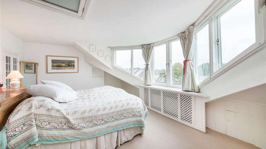 Sixth Bedroom