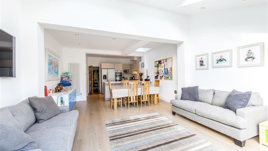 Kitchen/Breakfast Room