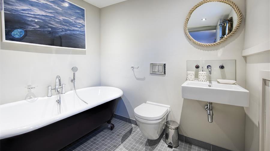 En-Suite Bathroom