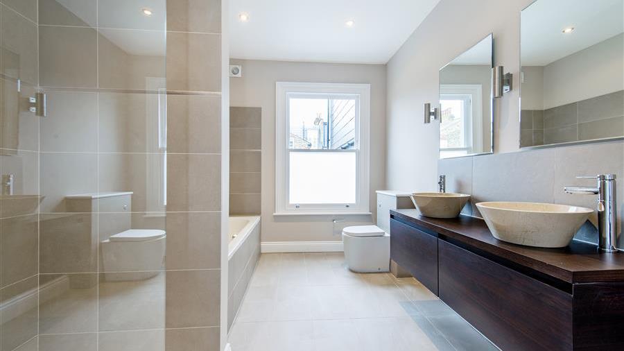 En-Suite Bathroom