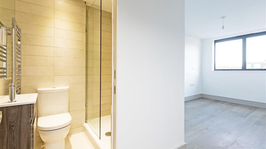 En-Suite Bathroom