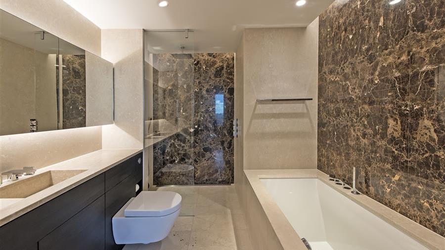 En-Suite Bathroom