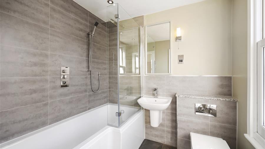 En-Suite Bathroom