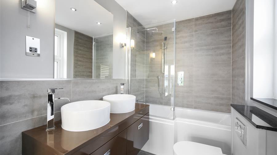 En-Suite Bathroom