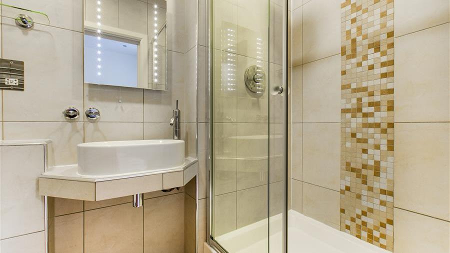 En-Suite Bathroom