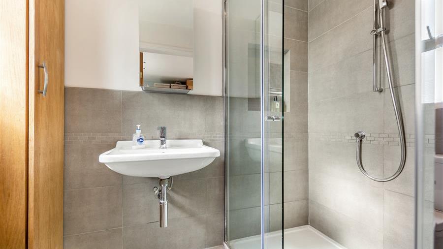En-Suite Bathroom