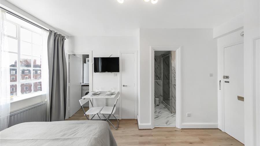 Studio Room