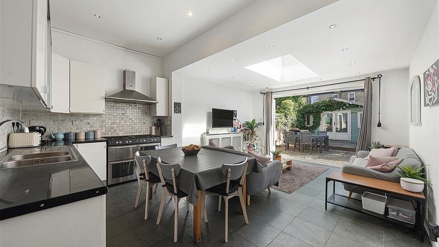 Kitchen/Dining Room
