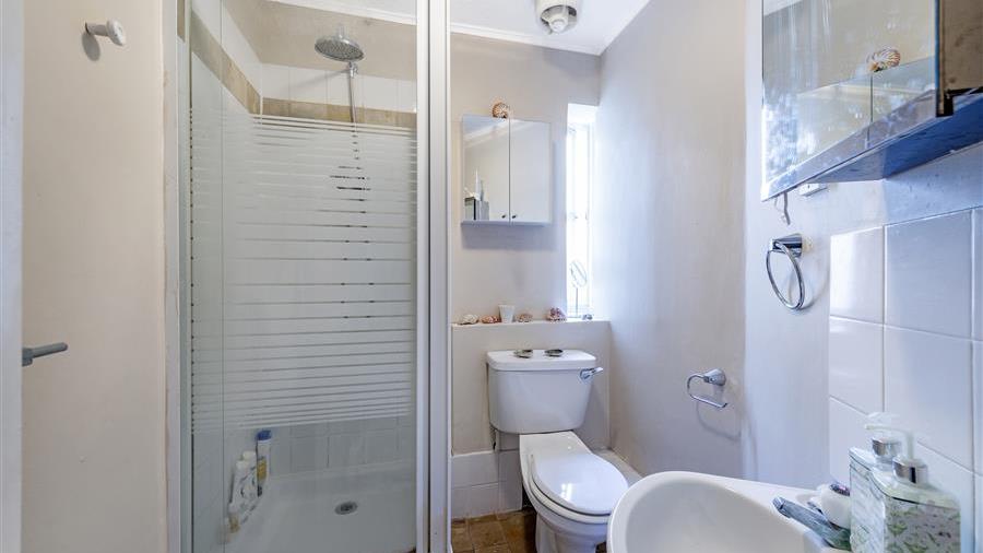 En-Suite Bathroom