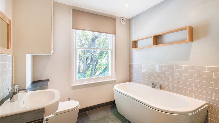 En-Suite Bathroom