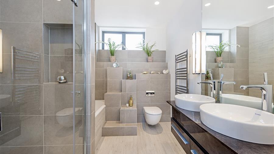 En-Suite Bathroom