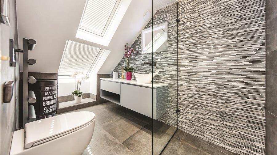 En-Suite Bathroom