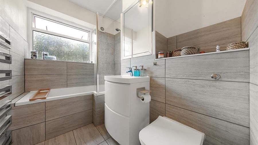 En-Suite Bathroom