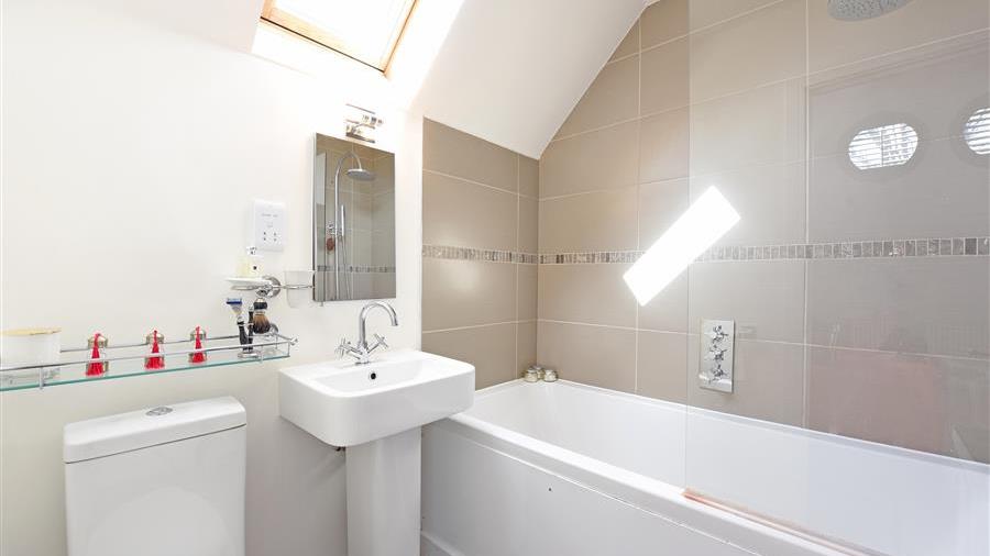 En-Suite Bathroom