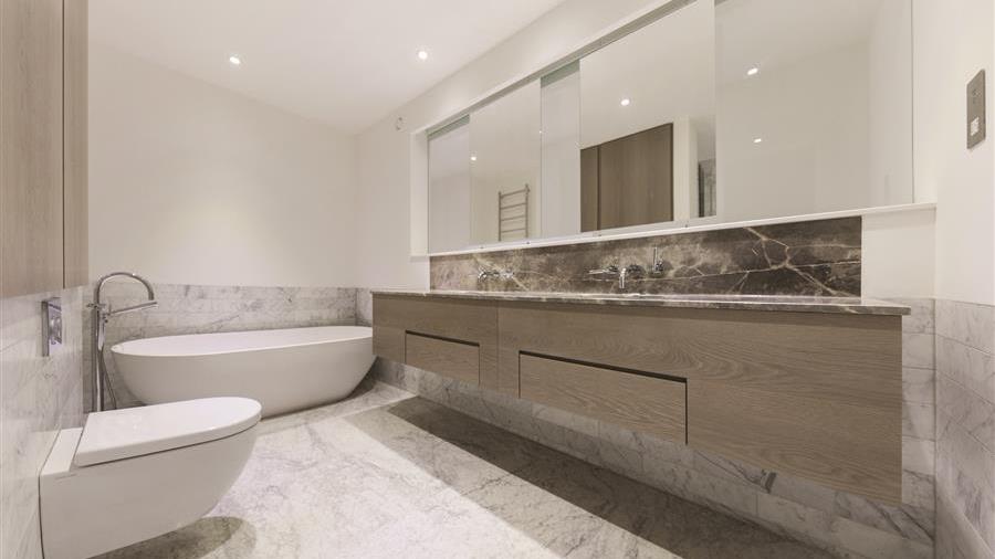 En-Suite Bathroom
