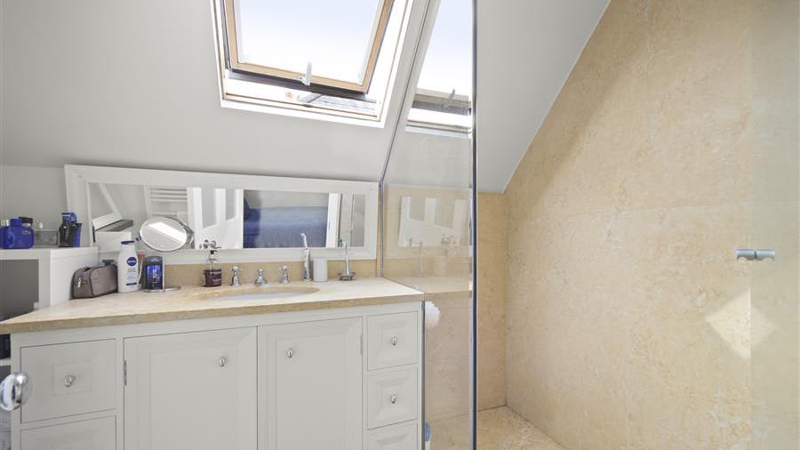 En-Suite Bathroom