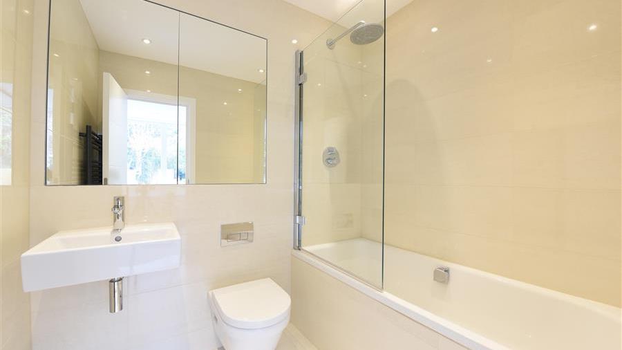 En-Suite Bathroom