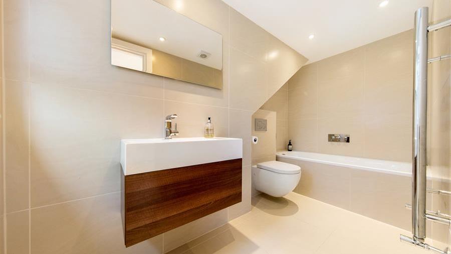 En-Suite Bathroom