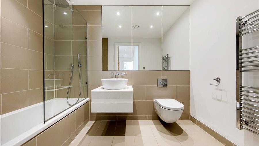 En-Suite Bathroom