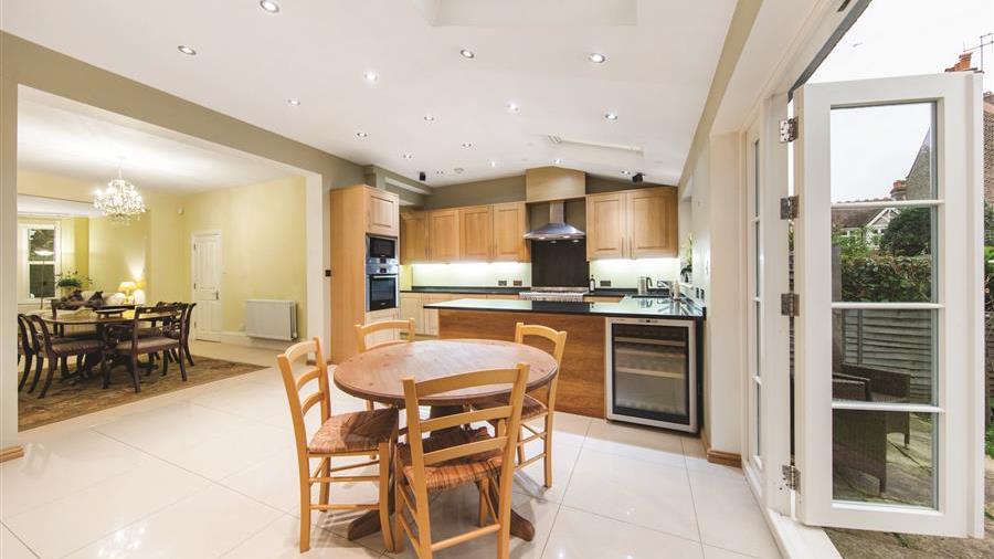 Kitchen/Breakfast Room