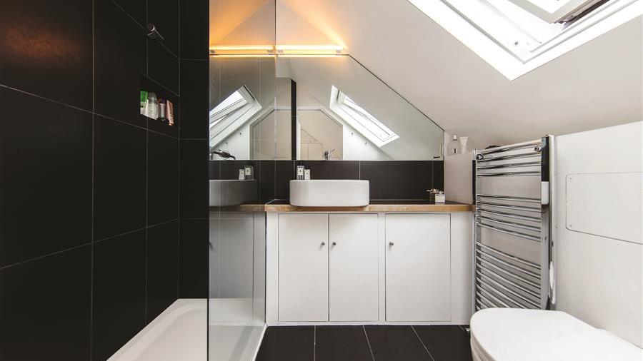 En-Suite Bathroom