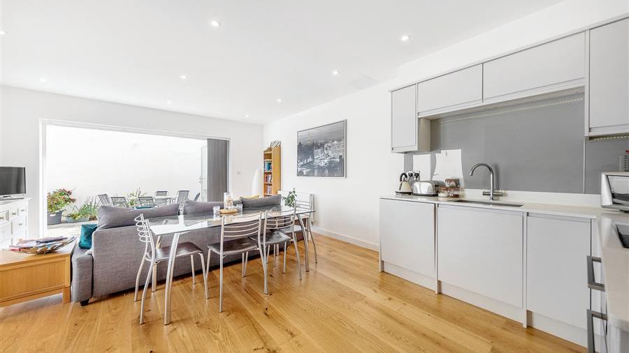 Kitchen/Dining Room