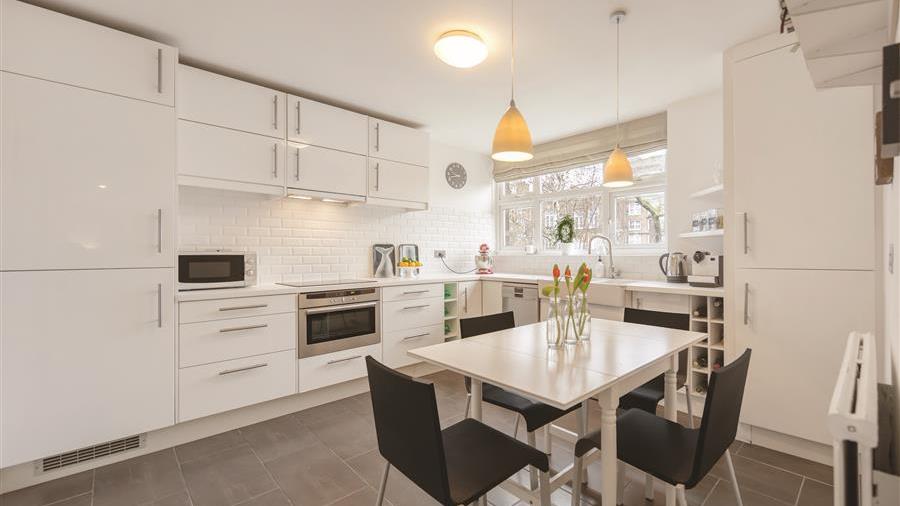 Kitchen/Breakfast Room