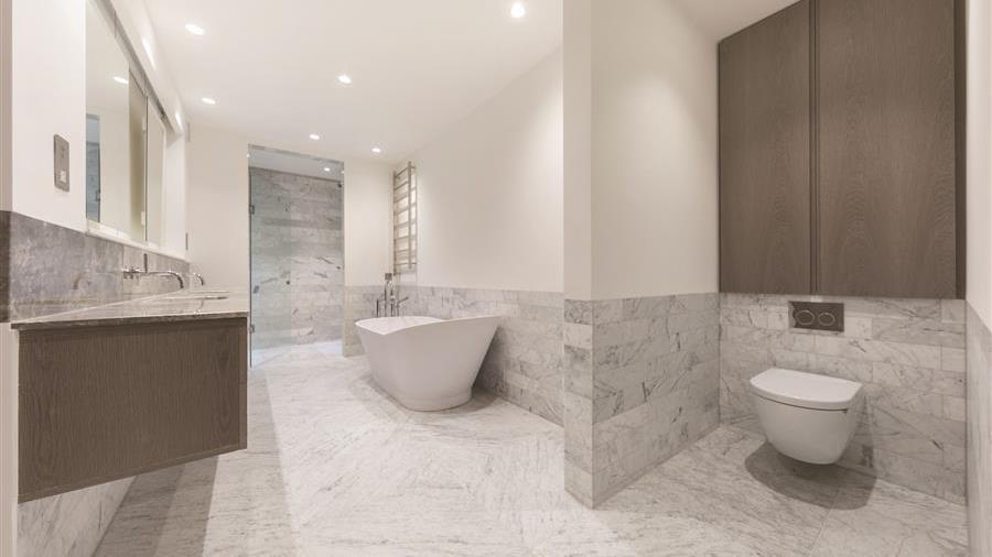 En-Suite Bathroom