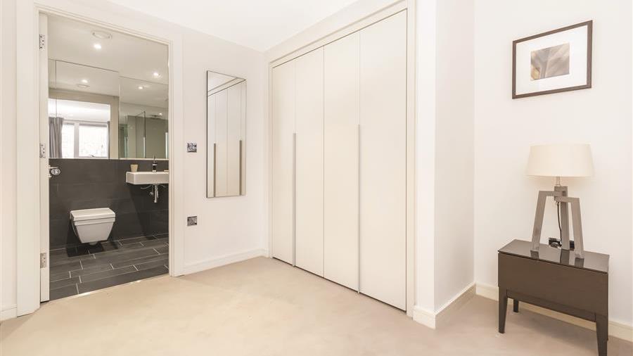 En-Suite Bathroom