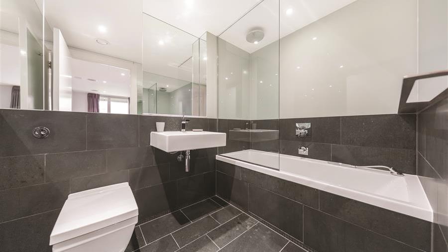 En-Suite Bathroom