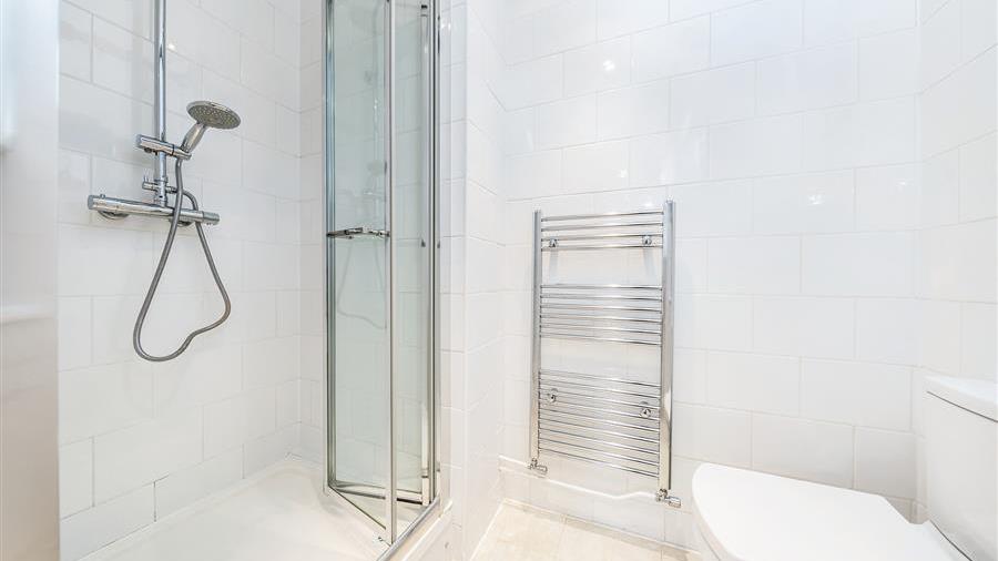 En-Suite Bathroom