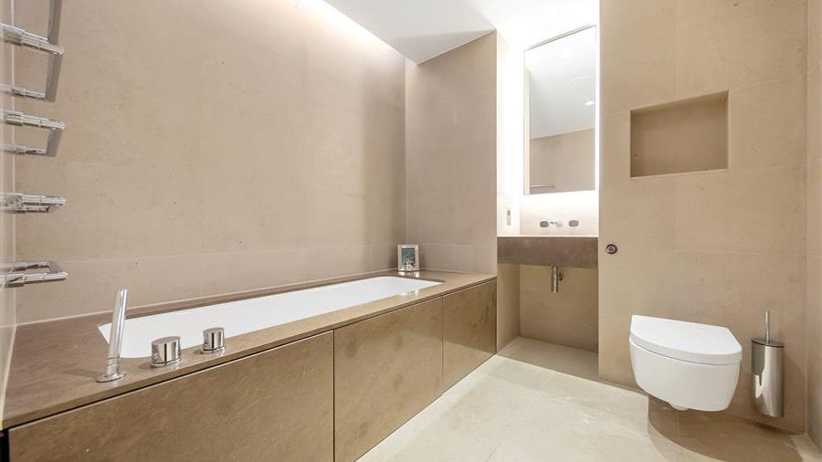 En-Suite Bathroom