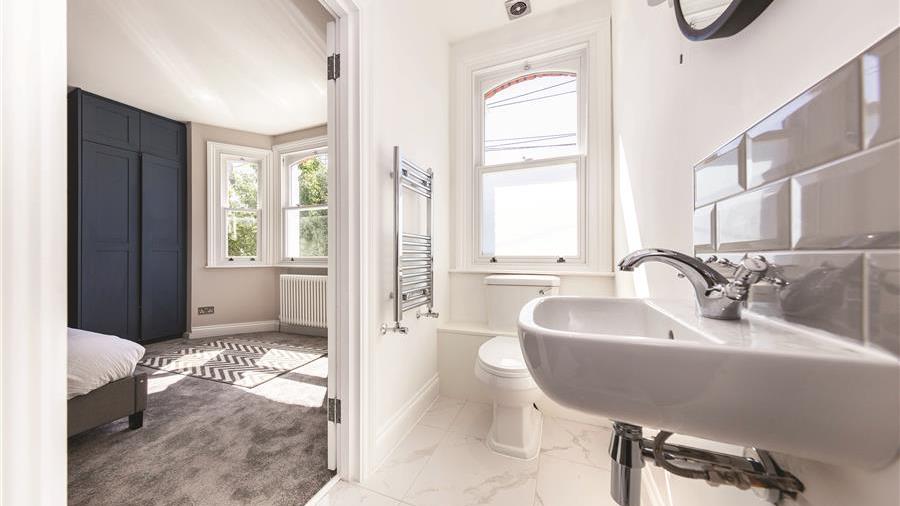 En-Suite Bathroom