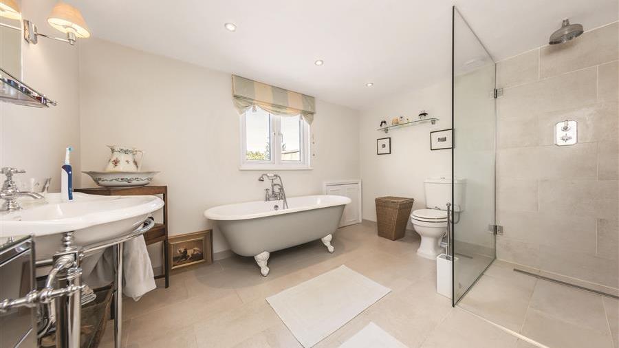 En-Suite Bathroom