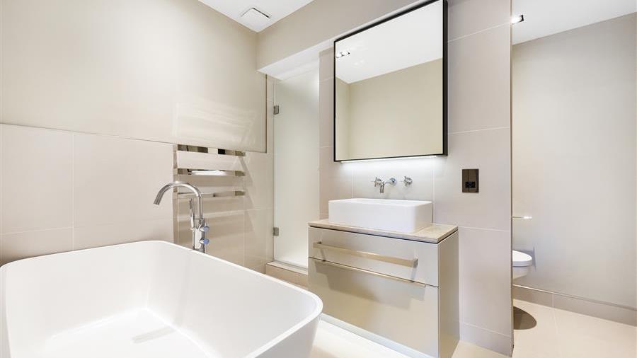 En-Suite Bathroom