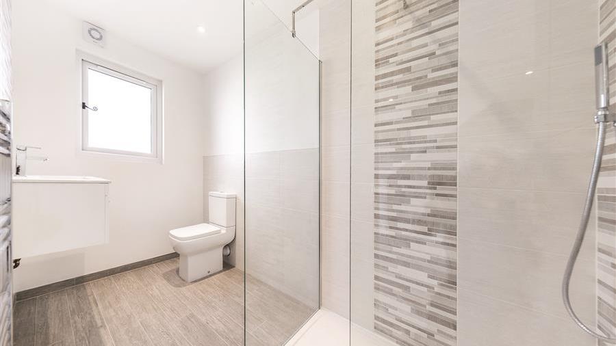 En-Suite Bathroom