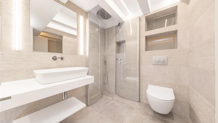 En-Suite Bathroom