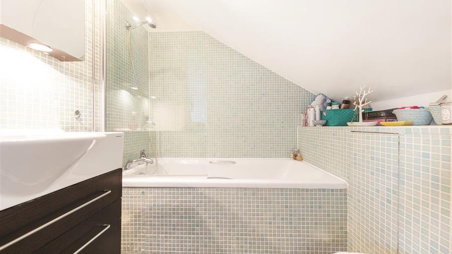 En-Suite Bathroom