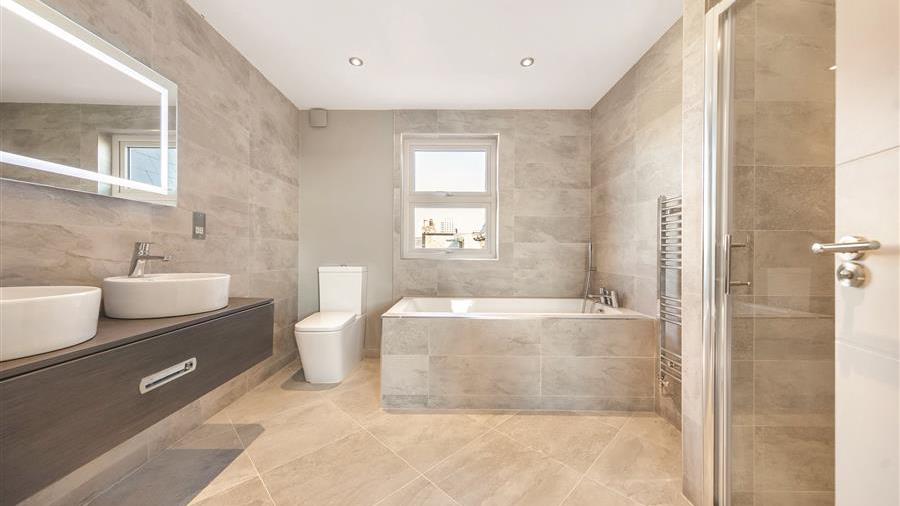En-Suite Bathroom