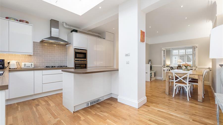 Kitchen/Breakfast Room
