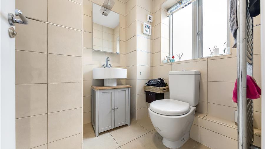 En-Suite Bathroom
