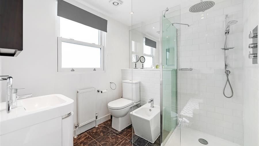 En-Suite Bathroom