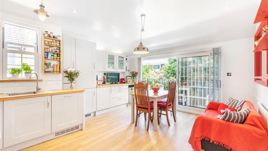 Kitchen/Breakfast Room